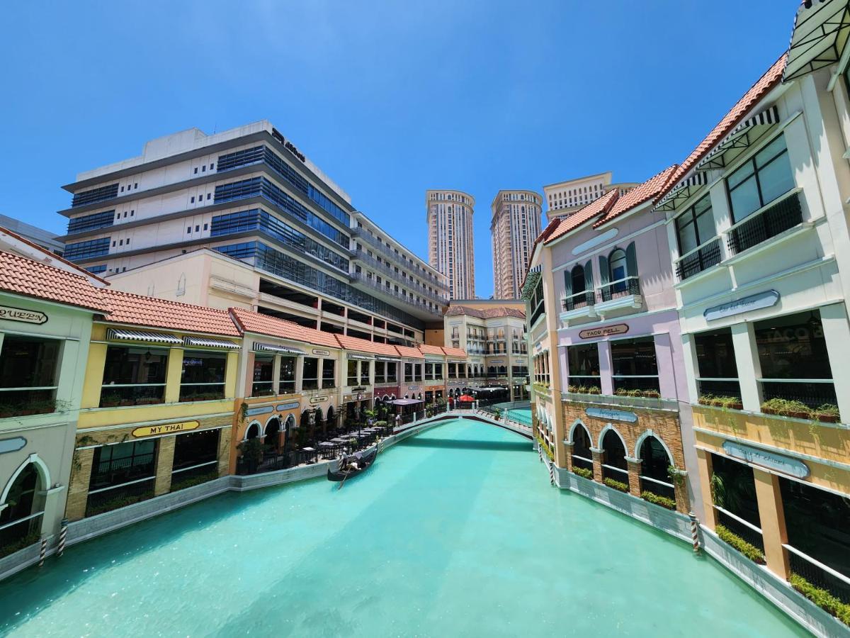 Spacious Cozy Suite At The Venice Mall With Free Parking And Washing Machine (Adults Only) Taguig Luaran gambar