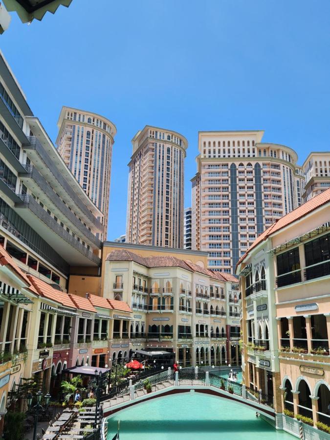 Spacious Cozy Suite At The Venice Mall With Free Parking And Washing Machine (Adults Only) Taguig Luaran gambar