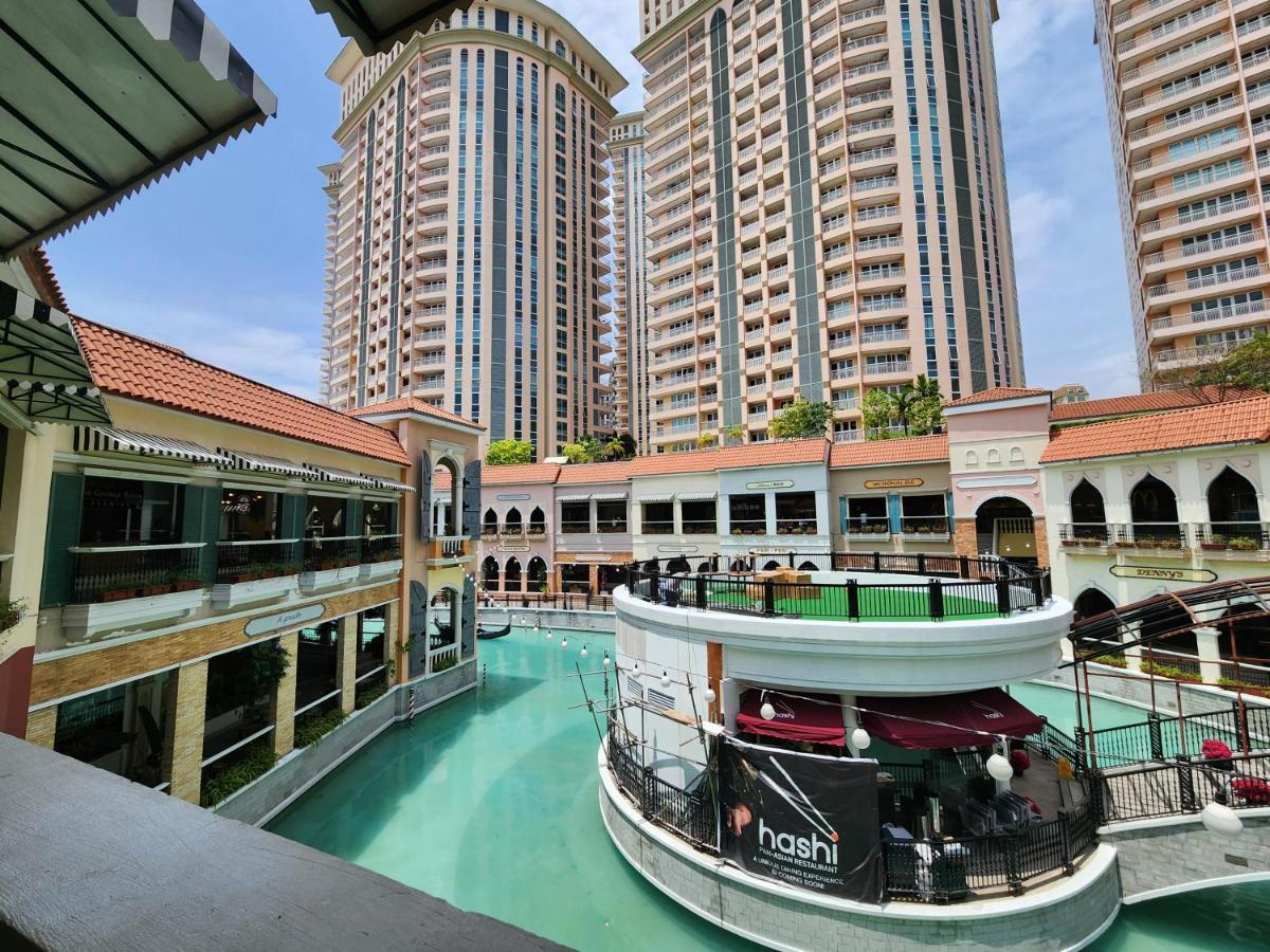 Spacious Cozy Suite At The Venice Mall With Free Parking And Washing Machine (Adults Only) Taguig Luaran gambar